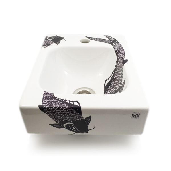 toiletfontein met koikarper design van ontwerper Esther Derkx