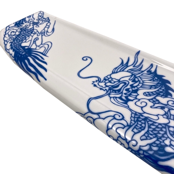 Design planchet met Dragon design in Delfts blauw, door TATTOOtoilet, Esther Derkx
